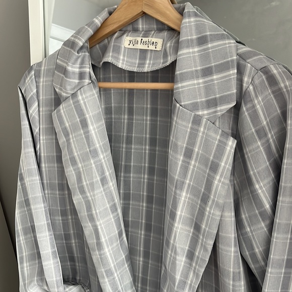 Lightweight Plaid Blazer - Picture 3 of 5